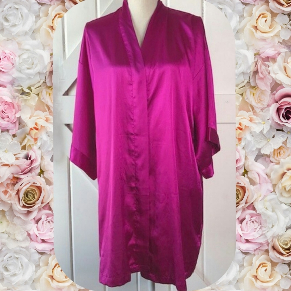 Victoria's Secret Satin Magenta Short Sleeve Robe M/L